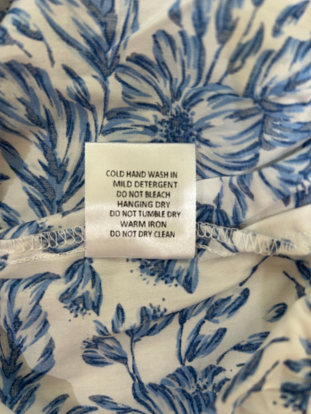 Olivaceous White Blue Floral Off-Shoulder Crop Top Women Size M NWT Cottagecore - Picture 7 of 7